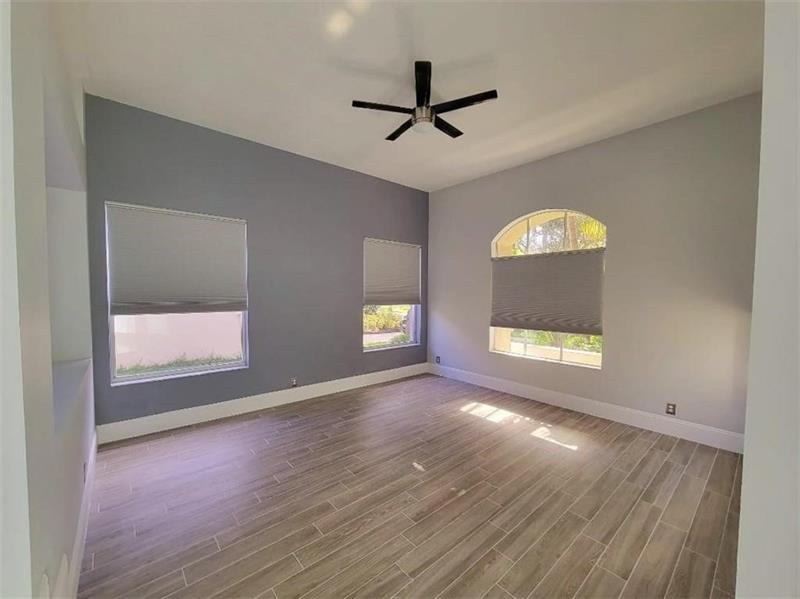 Image 5 of 26 For 3902 Trenton Ave