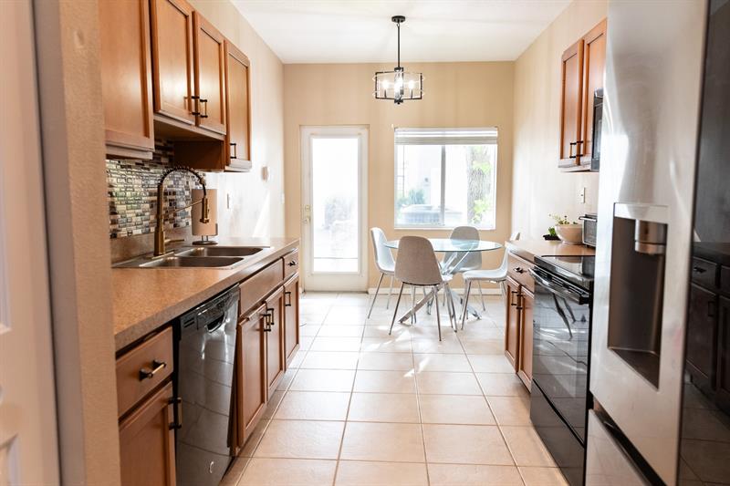 Image 8 of 26 For 2122 Grand Dr