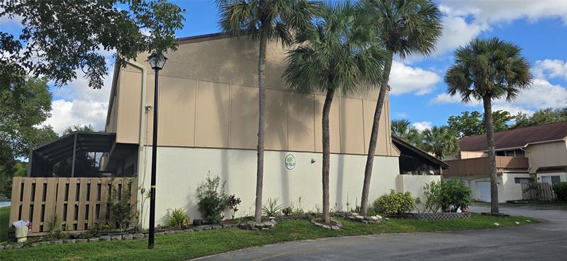 Image 3 of 4 For 8205 9th Ct  1