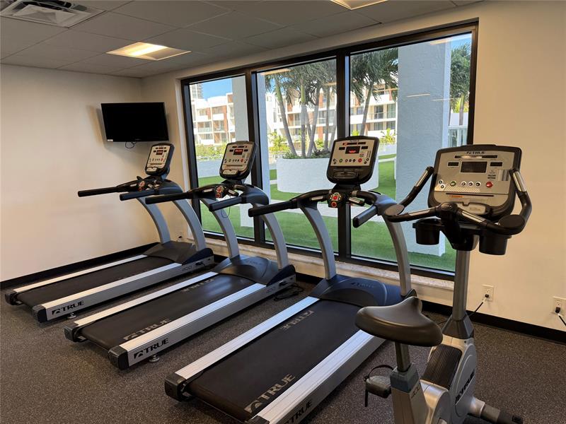 Image 15 of 29 For 3015 Ocean Blvd  14k