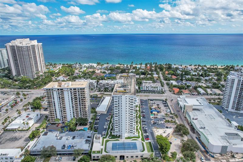 Image 3 of 29 For 3015 Ocean Blvd  14k