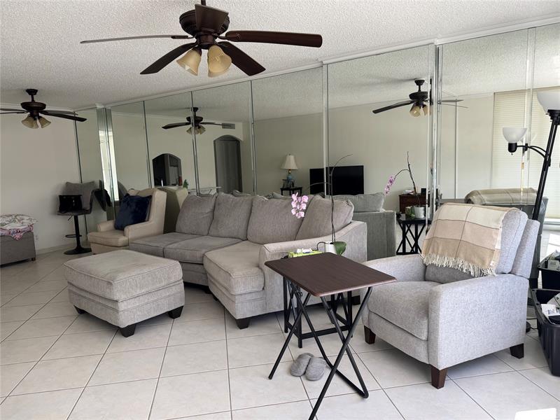 Image 6 of 29 For 3015 Ocean Blvd  14k