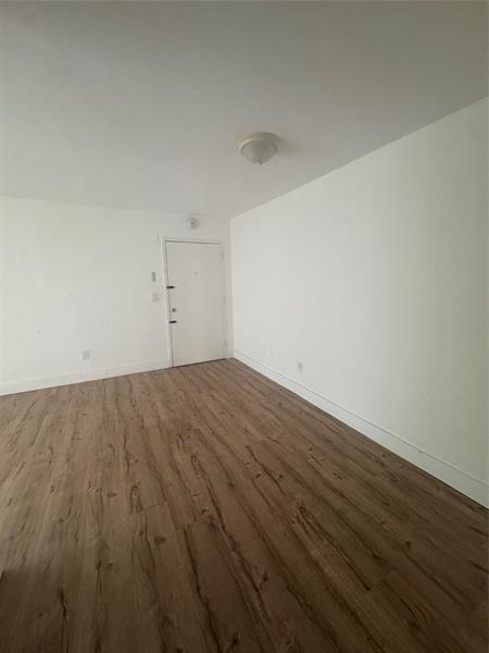 Image 8 of 10 For 12105 6th Ave  201