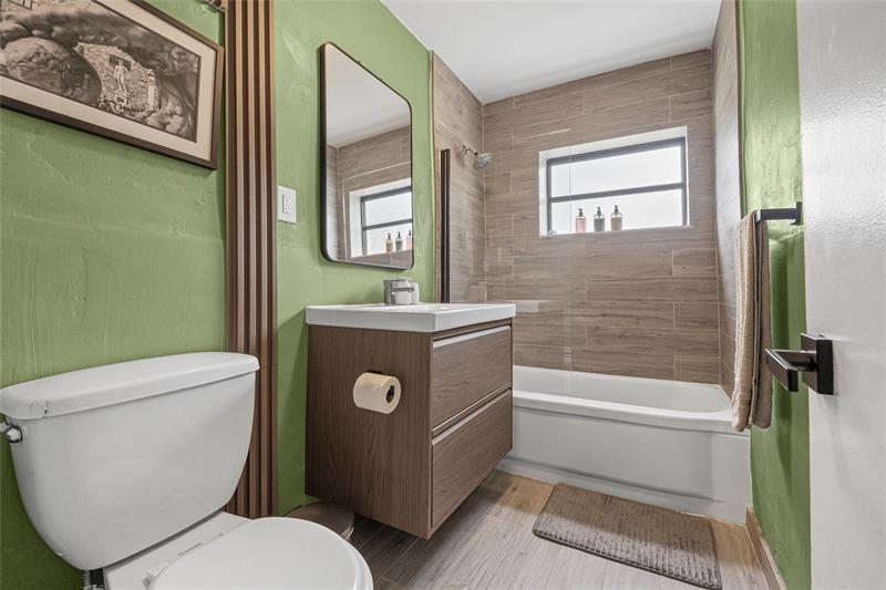 Image 11 of 24 For 121 53rd Ct  