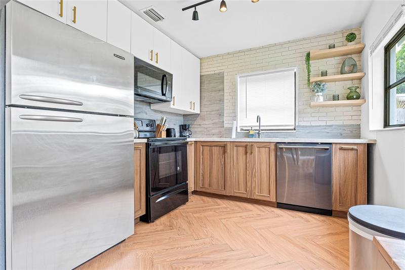 Image 16 of 24 For 121 53rd Ct  