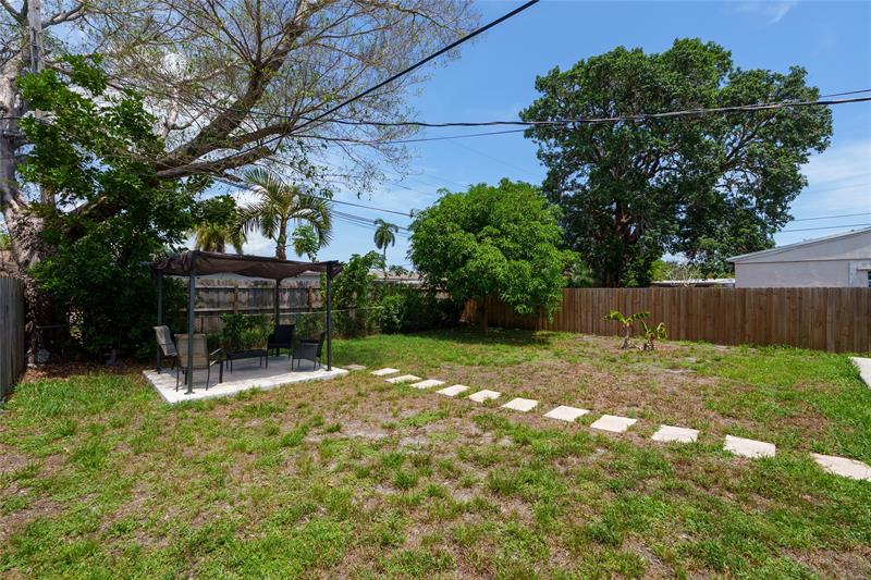 Image 19 of 24 For 121 53rd Ct  
