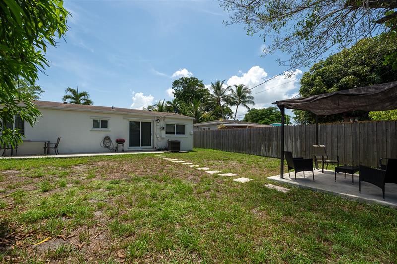 Image 21 of 24 For 121 53rd Ct  