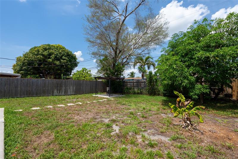 Image 23 of 24 For 121 53rd Ct  