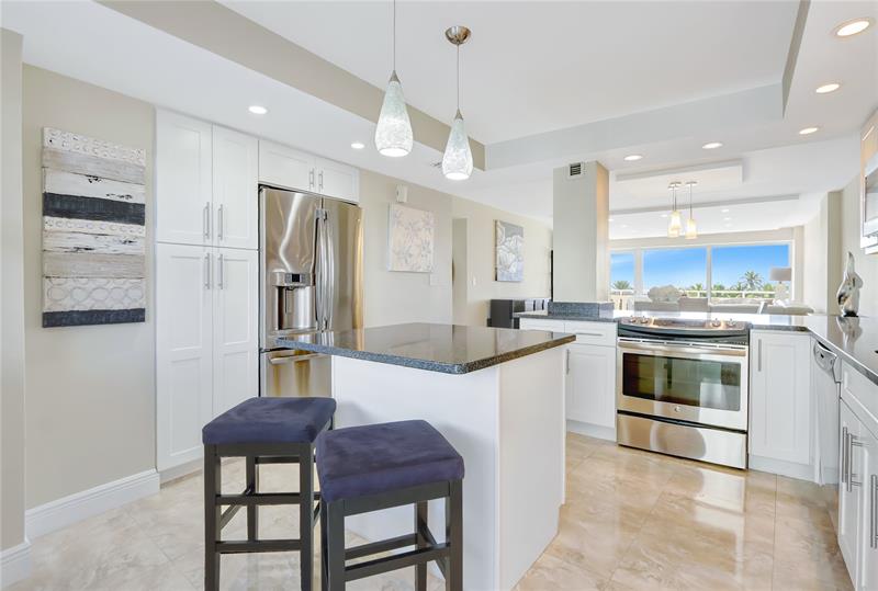 Image 11 of 32 For 2000 Ocean Dr  407