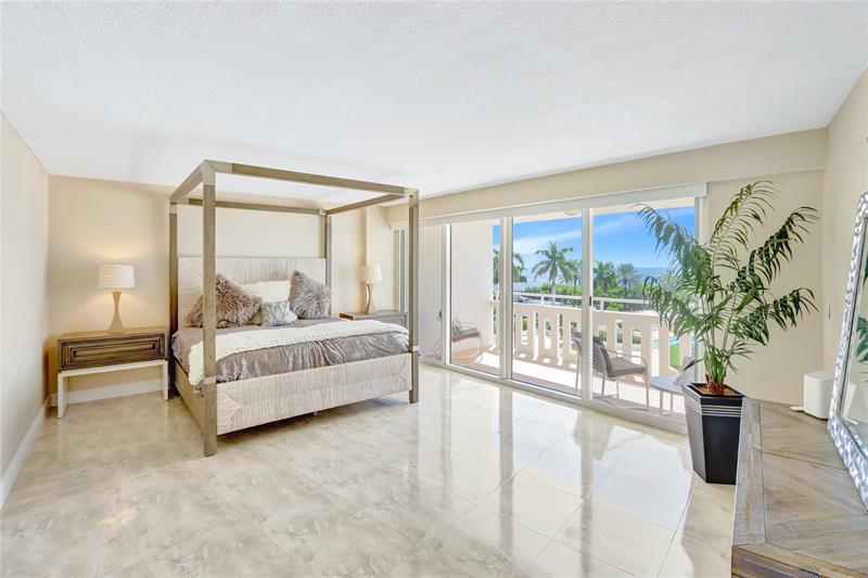 Image 13 of 32 For 2000 Ocean Dr  407