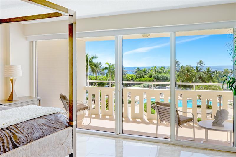 Image 14 of 32 For 2000 Ocean Dr  407