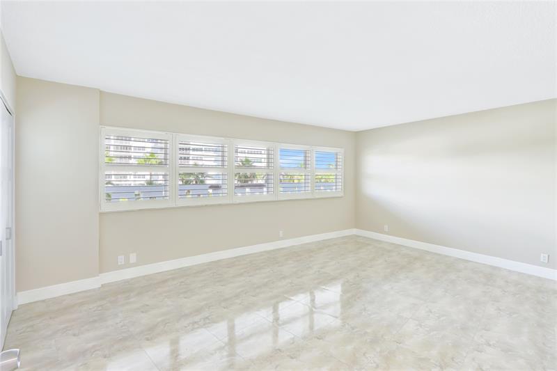 Image 22 of 32 For 2000 Ocean Dr  407