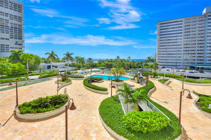 Image 27 of 32 For 2000 Ocean Dr  407