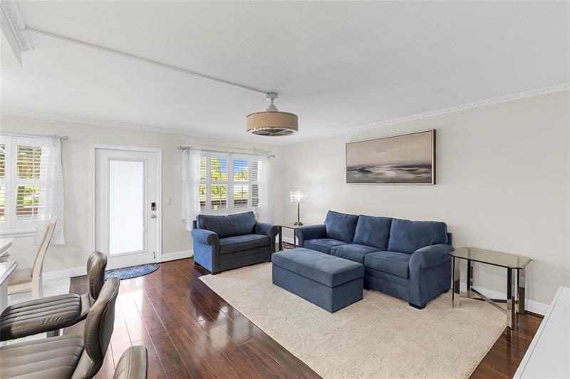 Image 10 of 56 For 2065 Lyndhurst N  2065