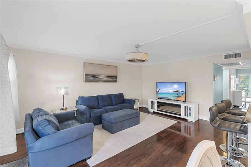 Image 11 of 56 For 2065 Lyndhurst N  2065