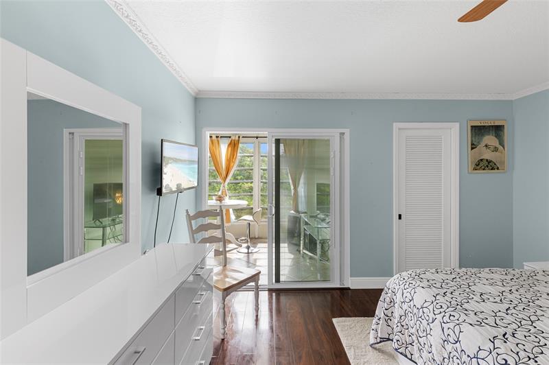 Image 16 of 56 For 2065 Lyndhurst N  2065