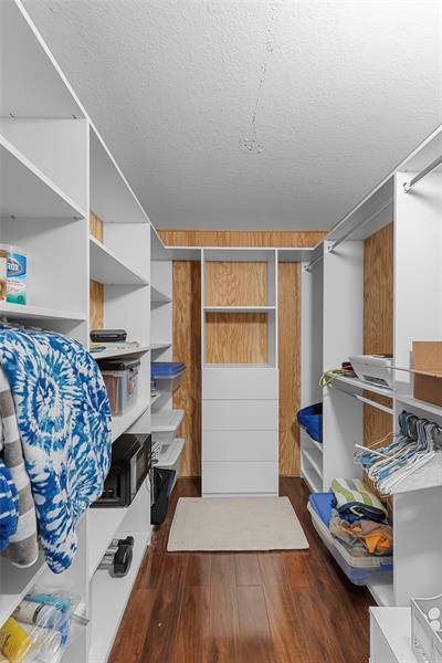 Image 26 of 56 For 2065 Lyndhurst N  2065