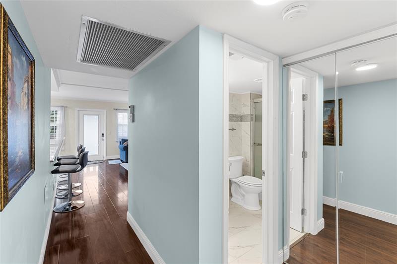 Image 27 of 56 For 2065 Lyndhurst N  2065