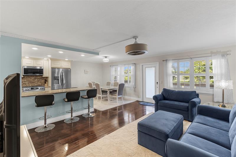 Image 4 of 56 For 2065 Lyndhurst N  2065