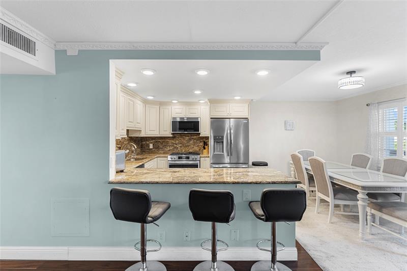 Image 6 of 56 For 2065 Lyndhurst N  2065