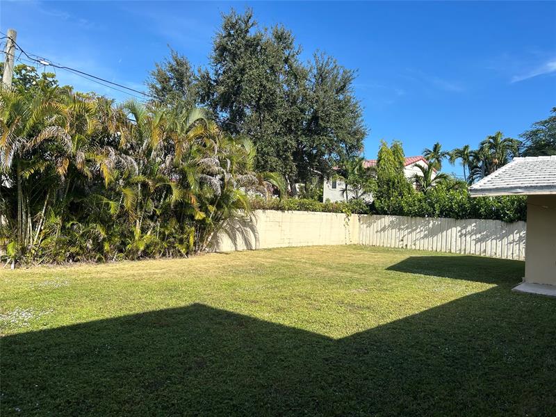 Image 3 of 3 For 525 58th St  