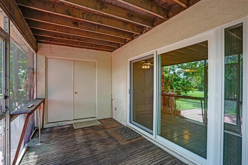 Image 22 of 49 For 42 Canterbury Ln