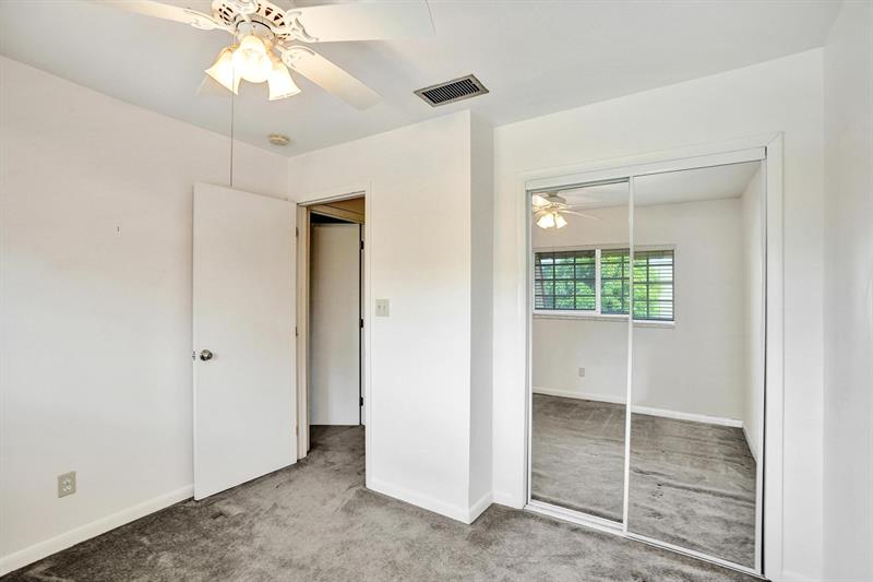 Image 43 of 49 For 42 Canterbury Ln