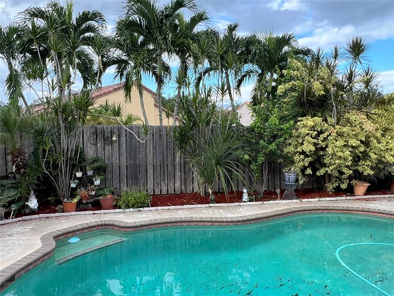 Image 16 of 46 For 12757 11th Ct