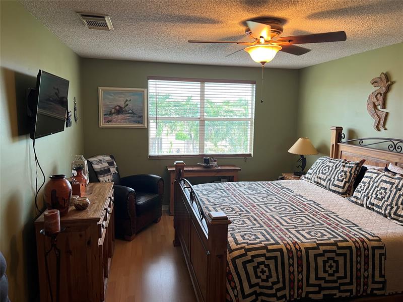 Image 21 of 46 For 12757 11th Ct