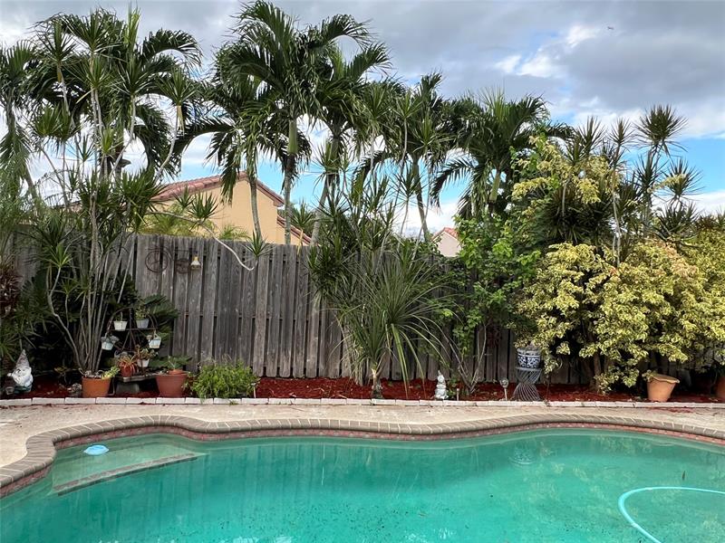 Image 3 of 46 For 12757 11th Ct