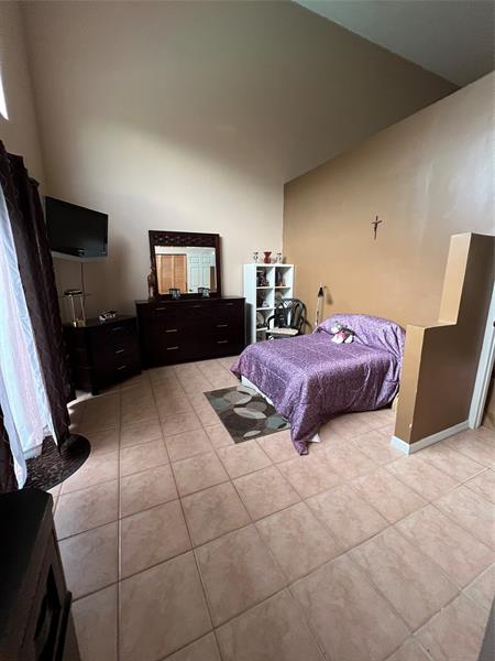 Image 34 of 46 For 12757 11th Ct