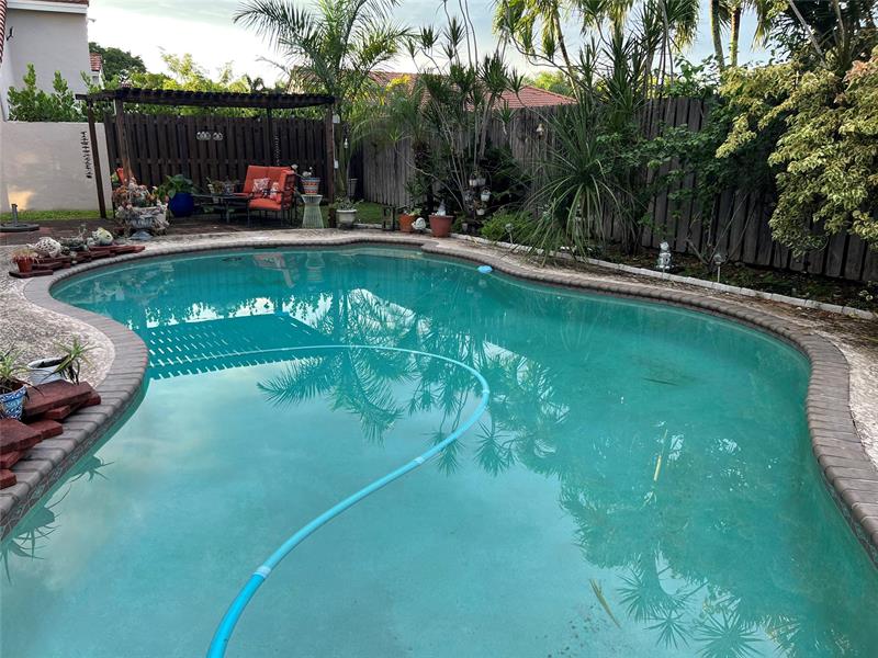 Image 37 of 46 For 12757 11th Ct