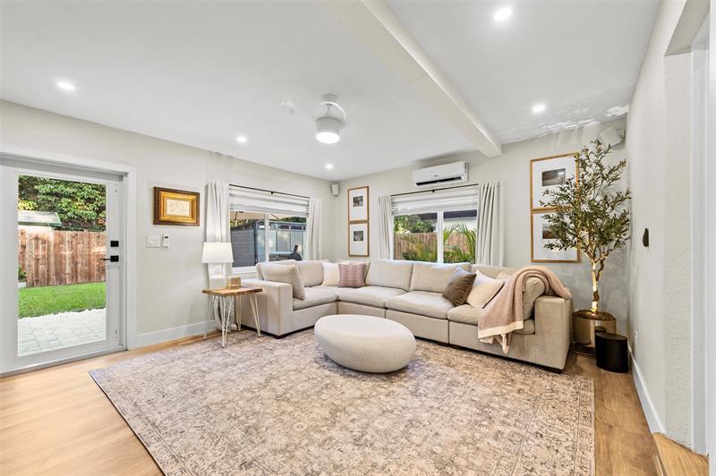 Image 3 of 22 For 1320 19th Avenue