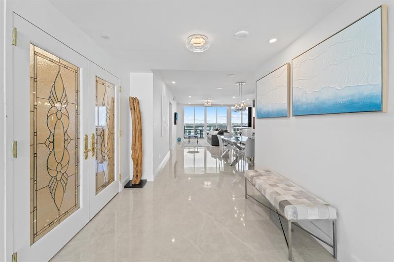 Image 19 of 54 For 3100 Ocean Blvd  2007