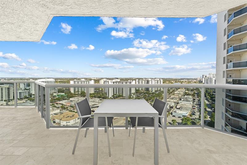 Image 25 of 54 For 3100 Ocean Blvd  2007