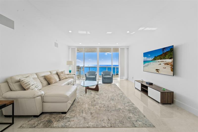 Image 3 of 54 For 3100 Ocean Blvd  2007