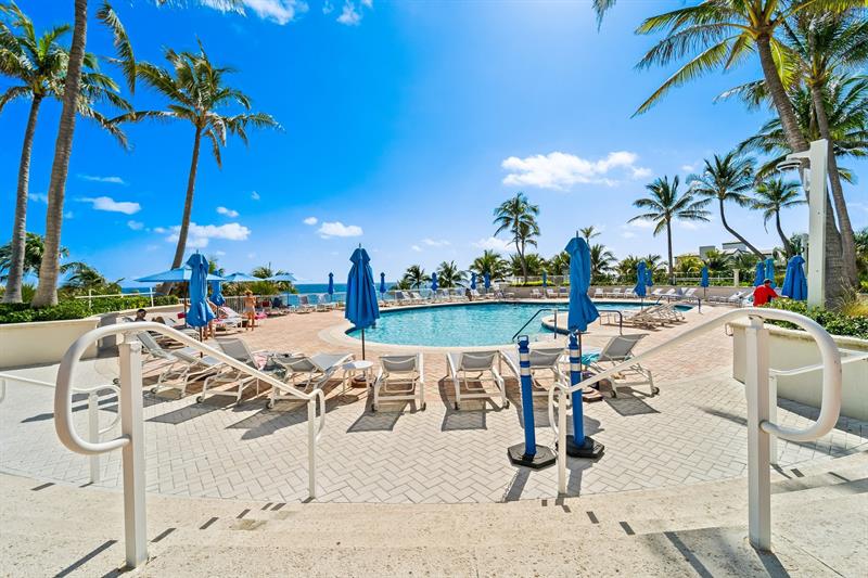 Image 35 of 54 For 3100 Ocean Blvd  2007