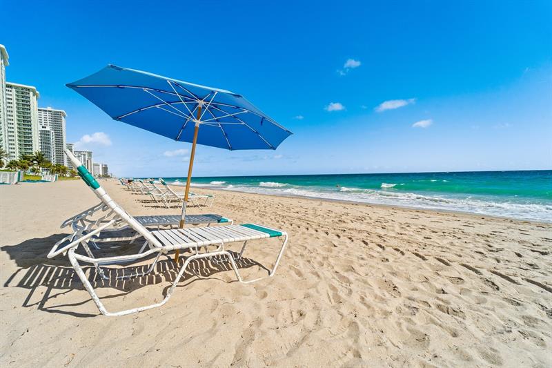 Image 42 of 54 For 3100 Ocean Blvd  2007