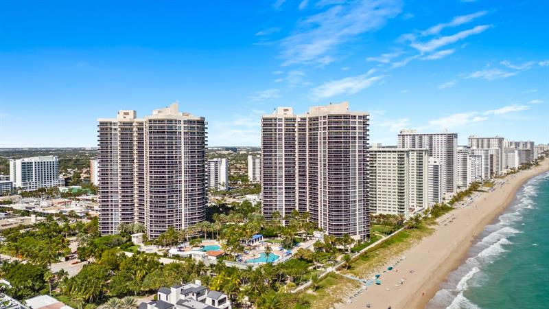 Image 50 of 54 For 3100 Ocean Blvd  2007