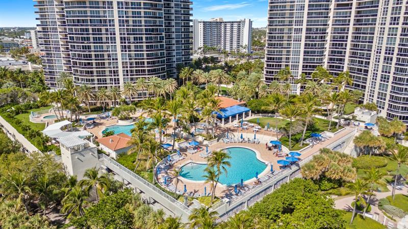 Image 52 of 54 For 3100 Ocean Blvd  2007