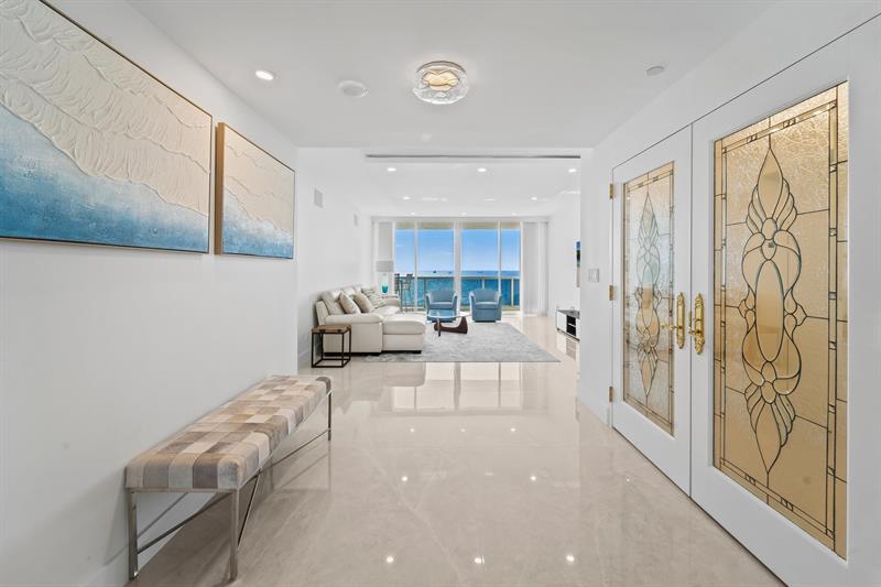 Image 7 of 54 For 3100 Ocean Blvd  2007