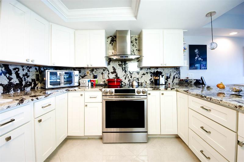 Image 14 of 69 For 2450 Presidential Way  1006