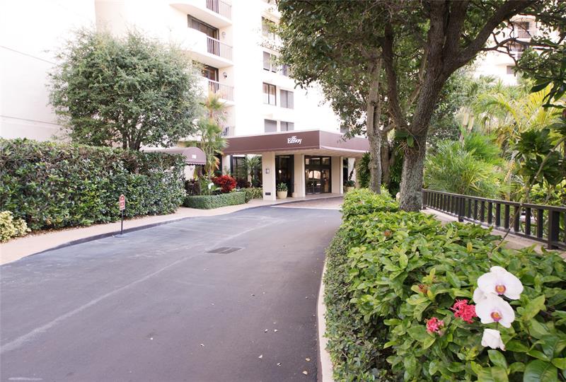 Image 43 of 69 For 2450 Presidential Way  1006
