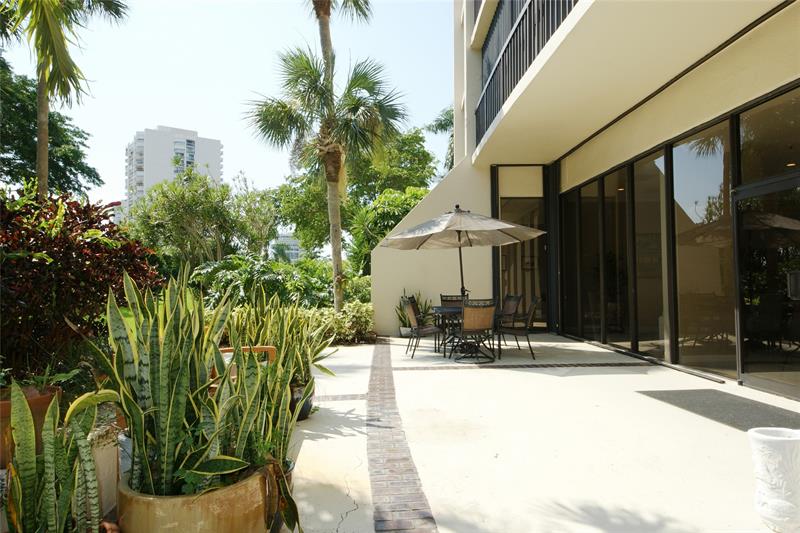 Image 61 of 69 For 2450 Presidential Way  1006