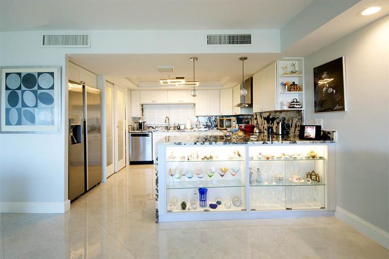 Image 8 of 69 For 2450 Presidential Way  1006