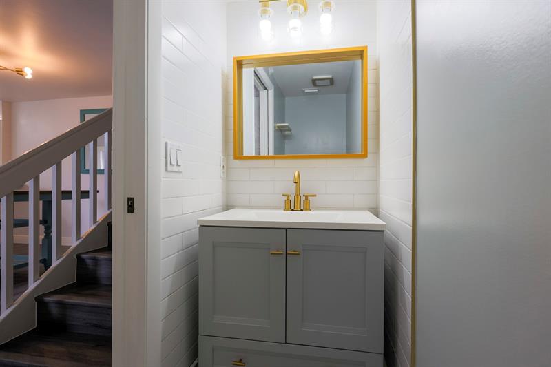 Image 15 of 38 For 10923 Chandler Dr