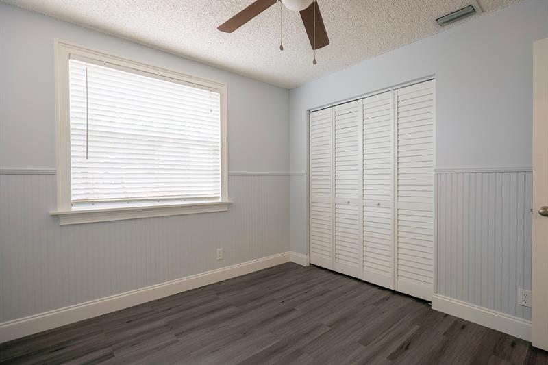 Image 18 of 38 For 10923 Chandler Dr