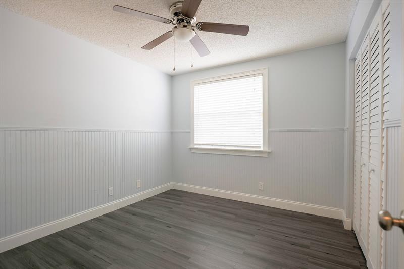 Image 19 of 38 For 10923 Chandler Dr