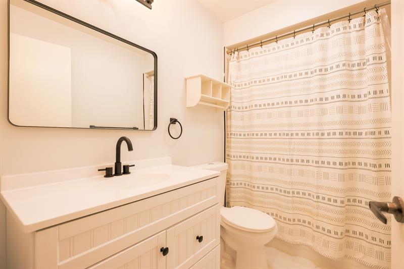 Image 20 of 38 For 10923 Chandler Dr