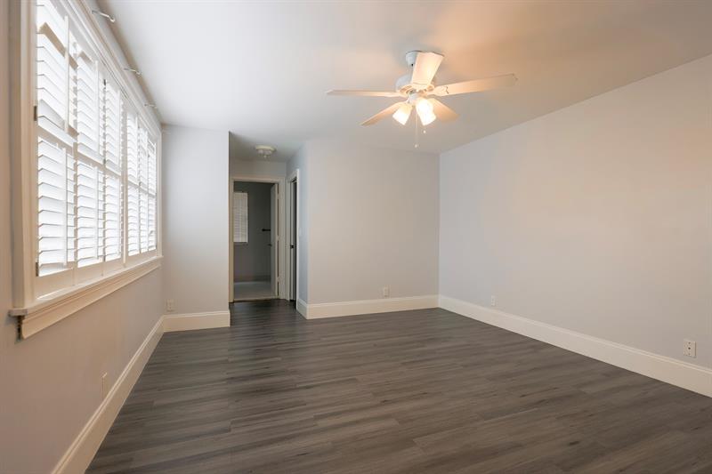 Image 21 of 38 For 10923 Chandler Dr